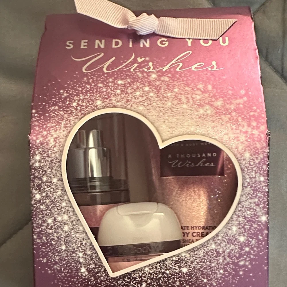 Bath & Body Works Purple Gift Set - Picture 2 of 3